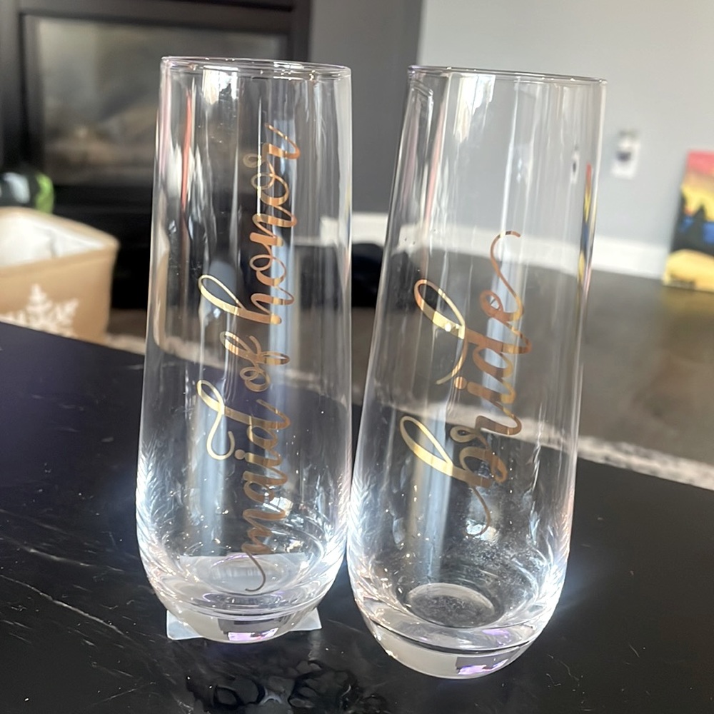 Bride and maid of honor glasses